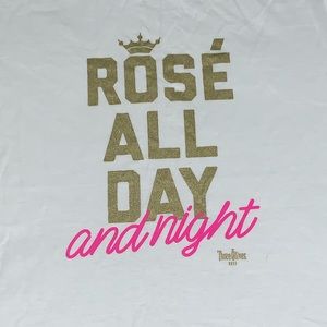 ROSÉ ALL DAY Graphic T-shirt Three Olives pinkgold